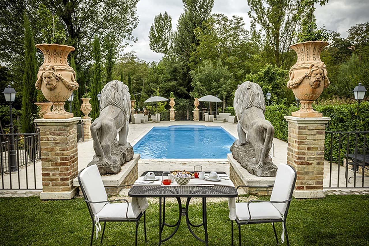 Hotel Guerrinuccio Челано Екстер'єр фото