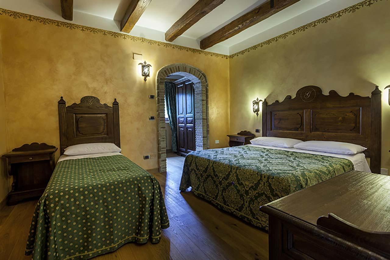 Hotel Guerrinuccio Челано Екстер'єр фото