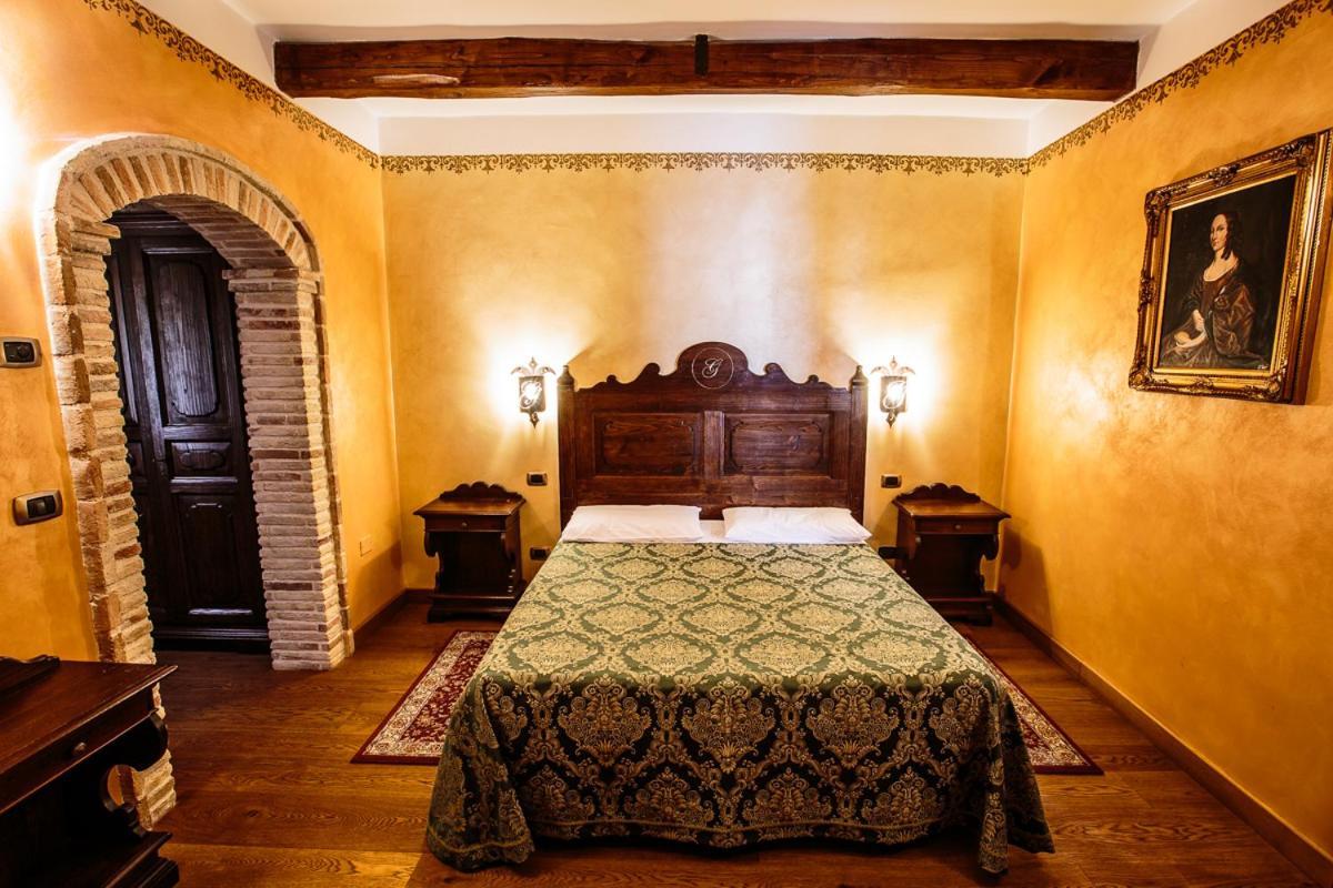 Hotel Guerrinuccio Челано Екстер'єр фото