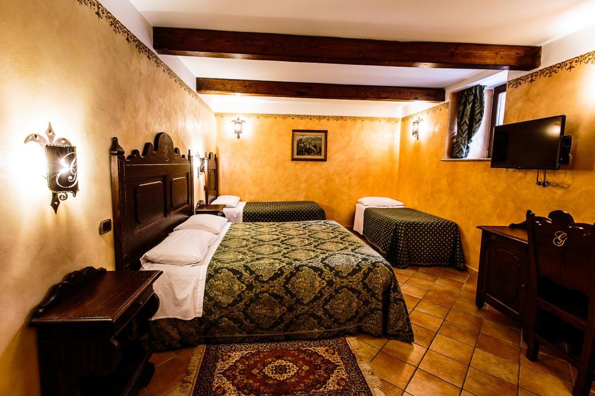 Hotel Guerrinuccio Челано Екстер'єр фото